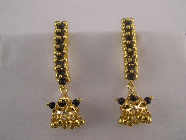 22 K Gold Black Onyx Earrings